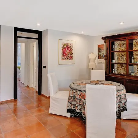 In Elegant With Pool In Marbella