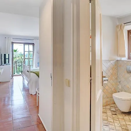 In Elegant With Pool In Apartment Marbella